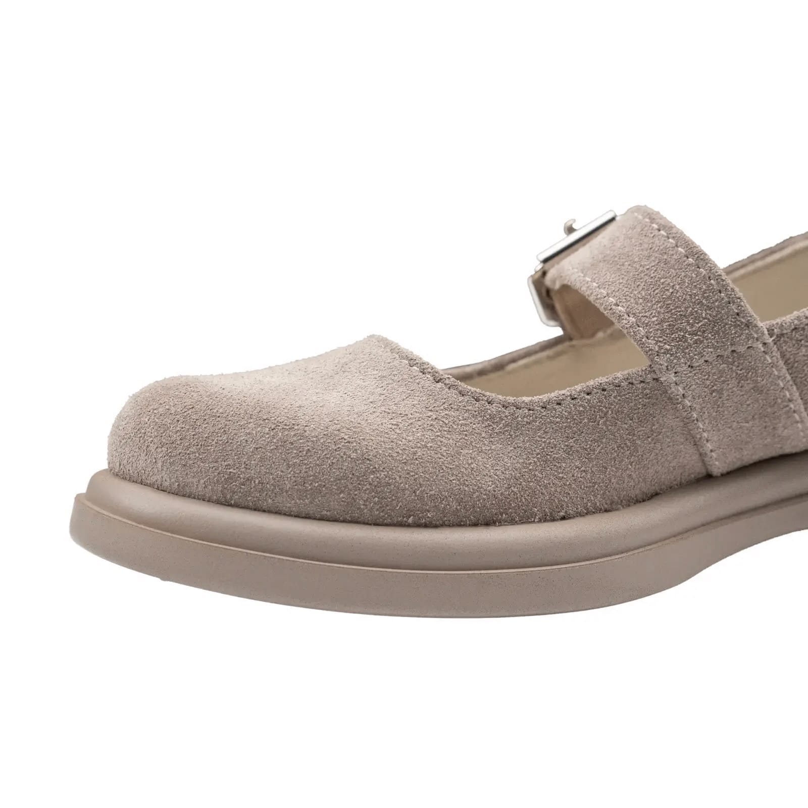 Крупний план текстури замші та пряжки на лате туфлях Shtayer Лінда