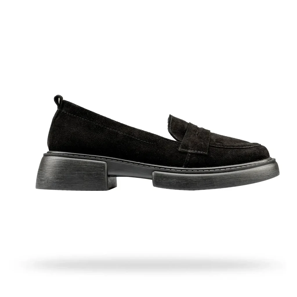 Жіночі чорні лофери на платформі Shtayer Віола із натуральної замші, вид справа