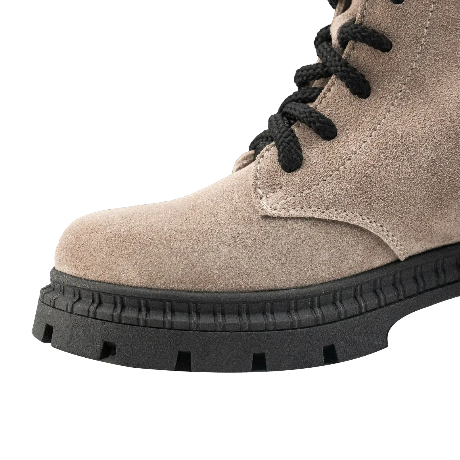 Крупний план текстури замші кольору лате та чорної шнурівки на черевиках Shtayer Бета