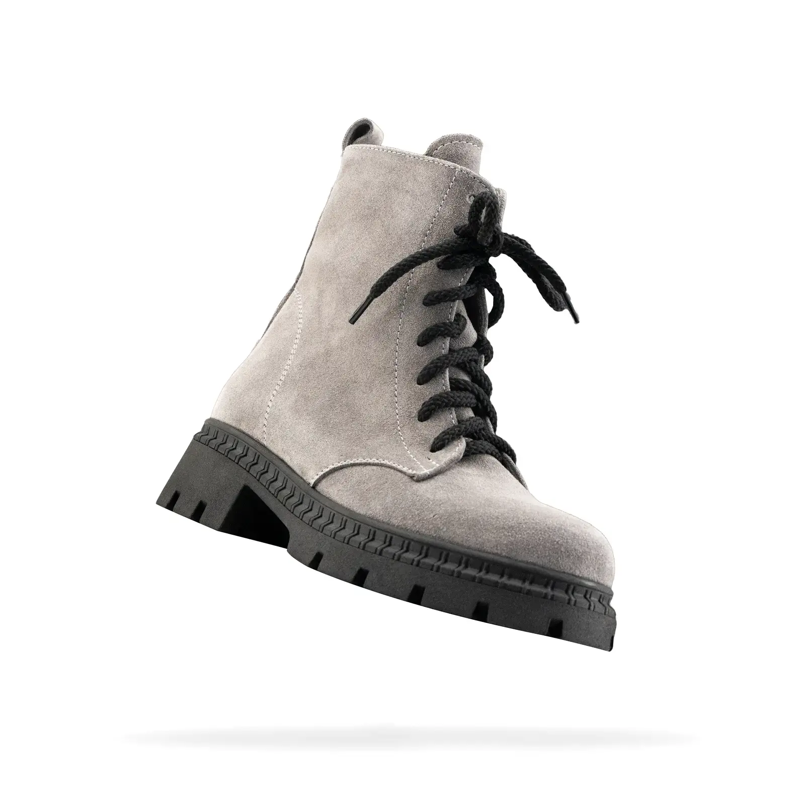 Стильні сірі замшеві черевики Shtayer Бета — універсальна пара для осінніх образів, фото під кутом