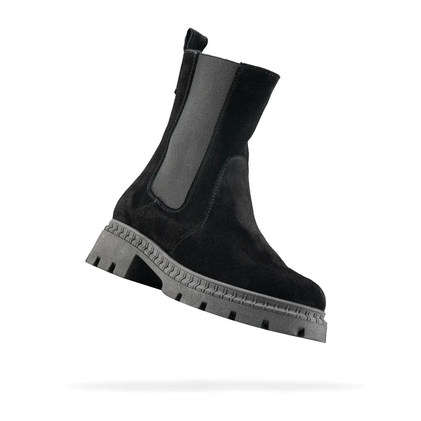 Стильні чорні замшеві черевики-челсі Shtayer Челсі — базовий елемент осіннього гардероба, фото під кутом