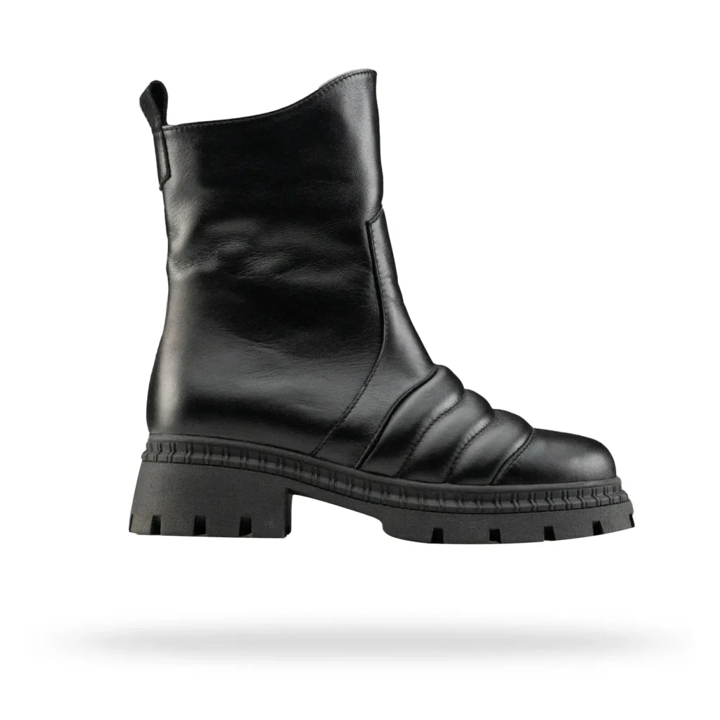 Жіночі шкіряні черевики на тракторній підошві Shtayer Зефір в чорному кольорі, вид справа